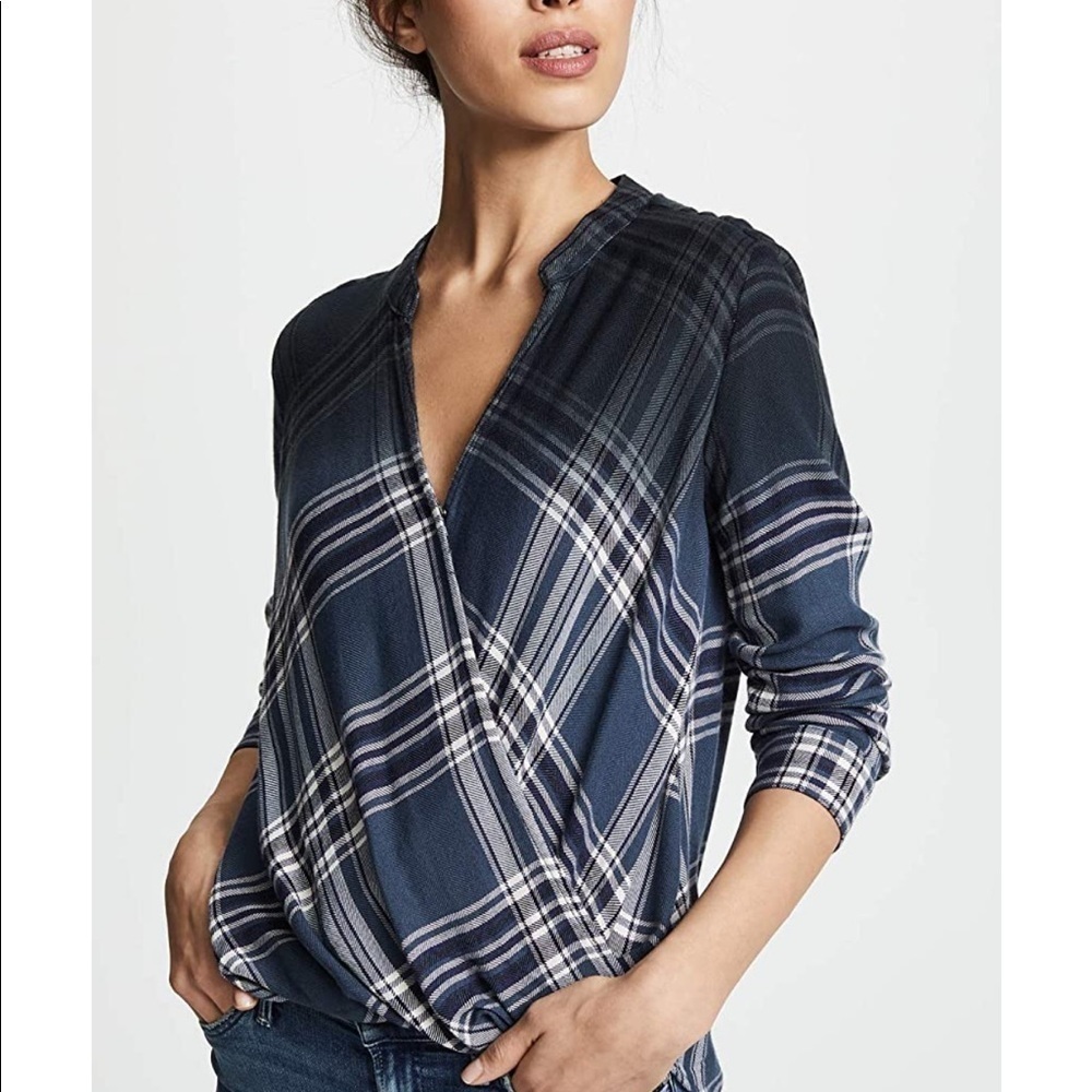 Splendid navy plaid top S Hyperion plaid surplice top NWT